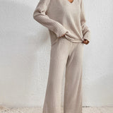 Edina – V-neck and knitted pattern two-piece outfit