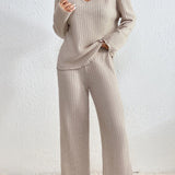 Edina – V-neck and knitted pattern two-piece outfit