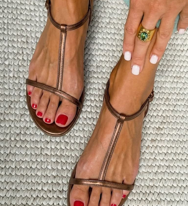 Metallic Flat Sandals with T-Strap