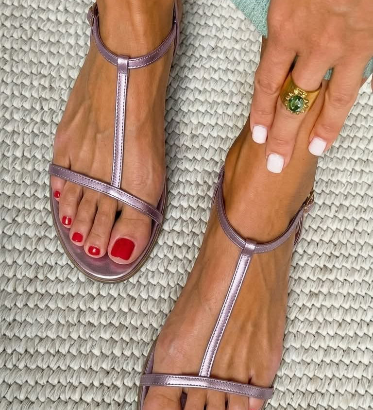 Metallic Flat Sandals with T-Strap