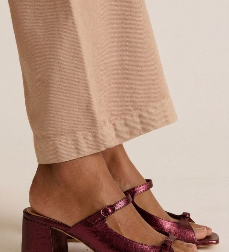 Thick-heeled open-toe sandals with colorful straps