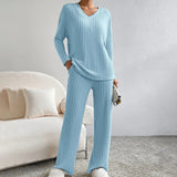 Edina – V-neck and knitted pattern two-piece outfit