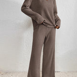 Edina – V-neck and knitted pattern two-piece outfit